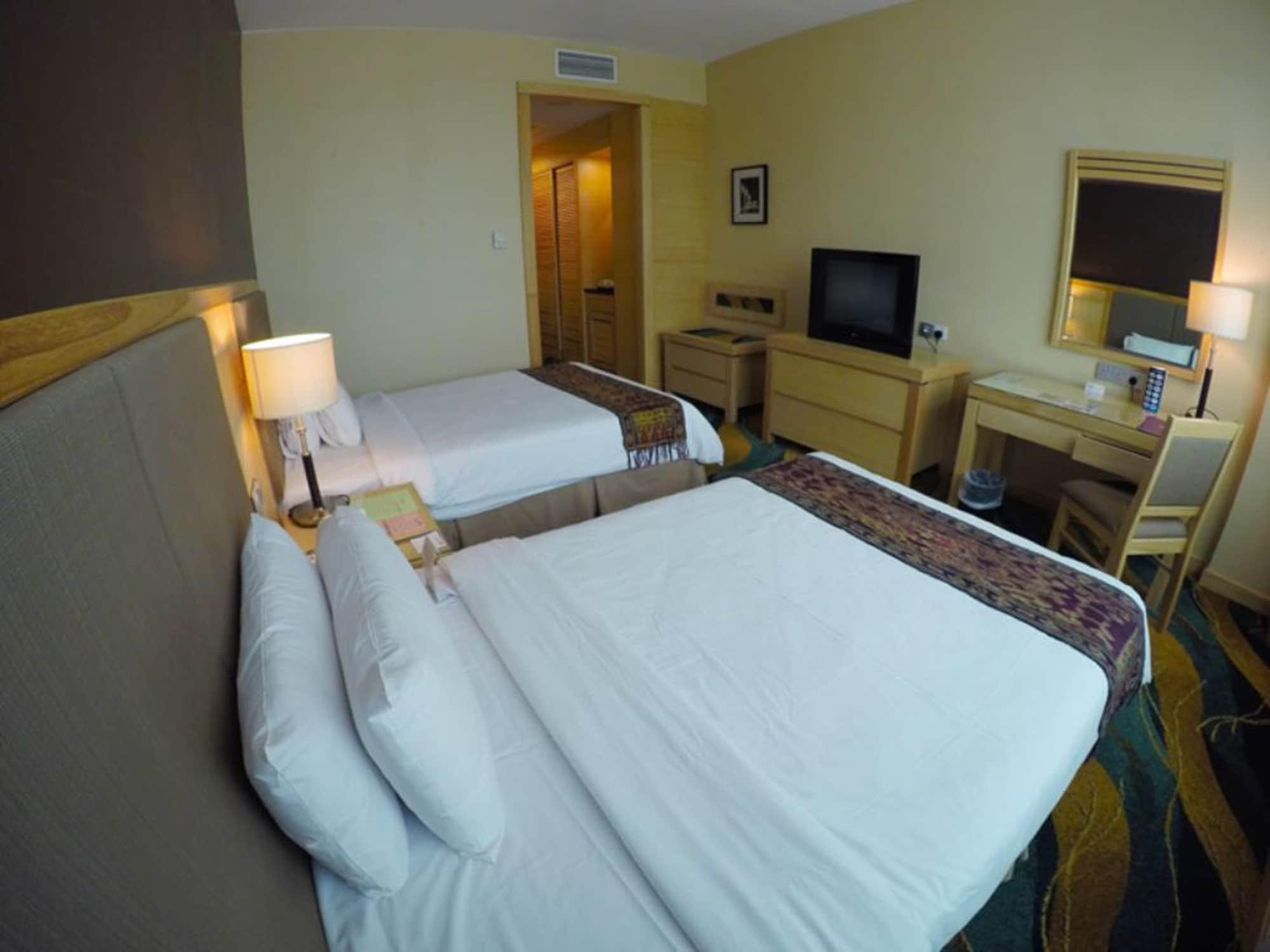 Imperial Palace Hotel Miri Buitenkant foto
