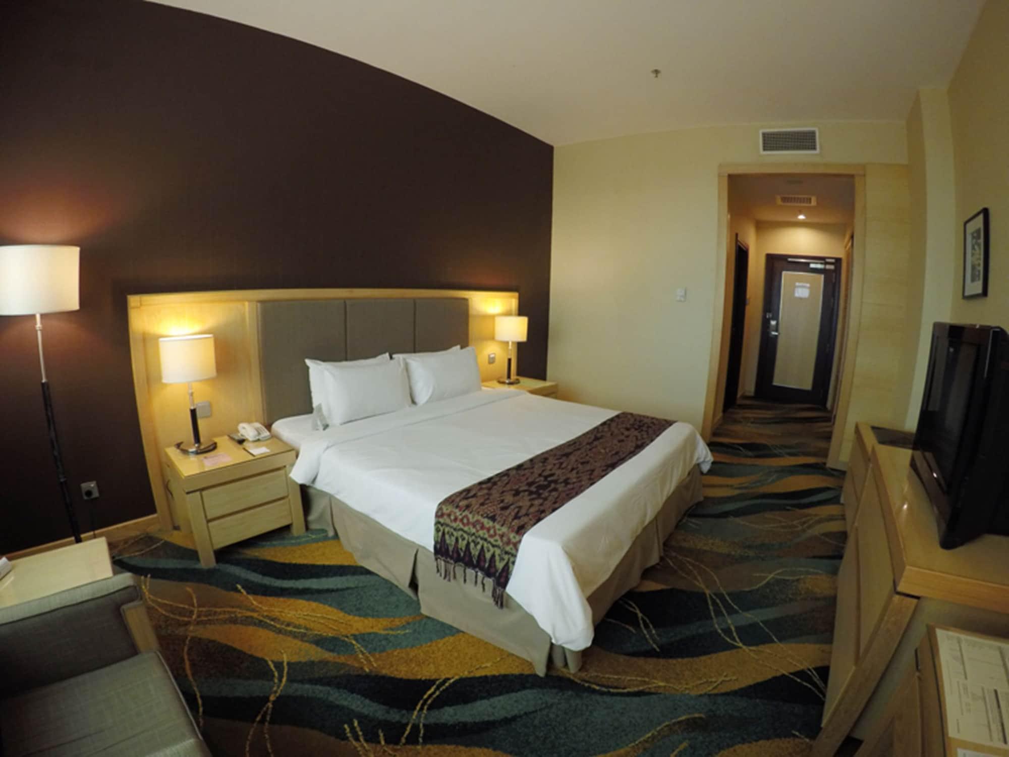 Imperial Palace Hotel Miri Buitenkant foto